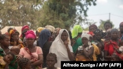 Des femmes déplacées au Centre Agricole de Napala au Mozambique le 11 décembre 2020.