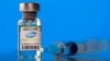 En esta imagen tomada el 19 de marzo de 2021 se ve un vial etiquetado con la vacuna contra la enfermedad por coronavirus de Pfizer-BioNTech.