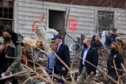 Джо Байден посетил город Доусон-Спрингс, пострадавший от мощного торнадо
