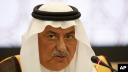 El ministro de Exteriores de Arabia Saudí, Ibrahim al-Assaf, habló durante una reunión de cancilleres de las 57 naciones de la Organización para la Cooperación Islámica en Yidda antes de una serie de cumbres en el reino.