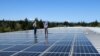 The new 75 kW community solar array on the roof of a Mason County Public Utility District No. 3 building in Shelton, Washington. (T. Banse/VOA)