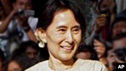 မြန်မာလူထု နိုင်ငံရေး နိုးကြားမှု တိုးလာ၊ ဒေါ်စု ရှုမြင်
