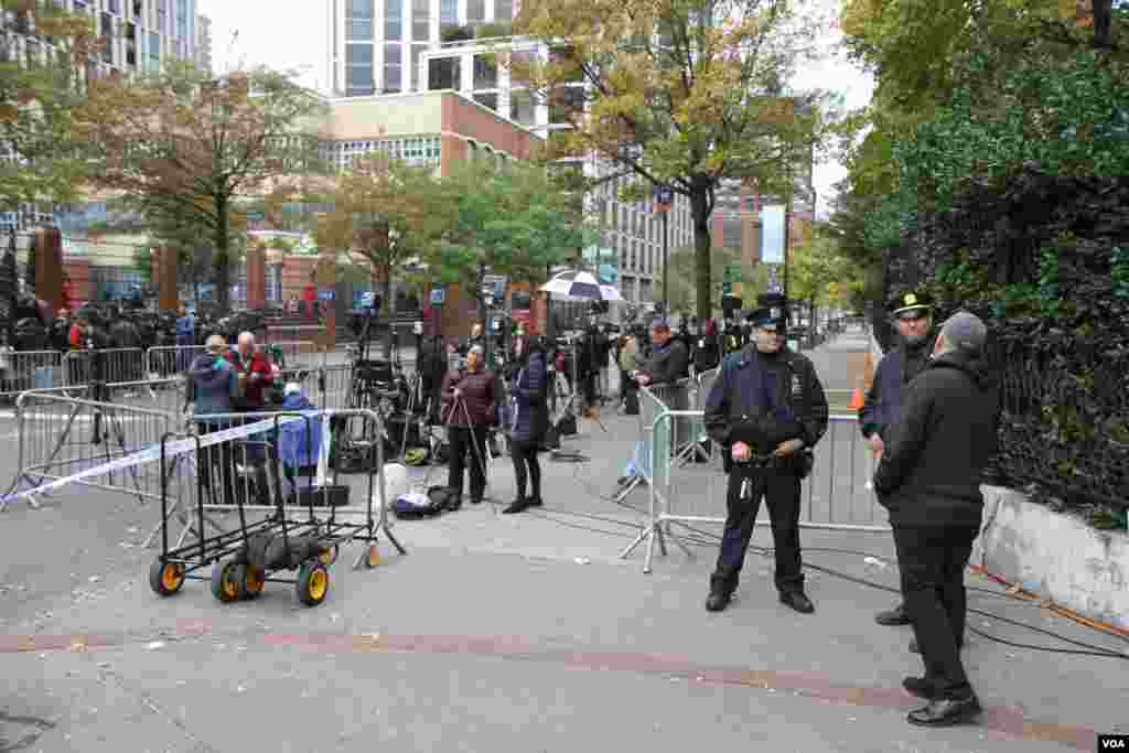 نیویورک بعد از حمله تروریستی سه شنبه/ مقام های نیویورک می گویند دهها هزار پلیس در نیویورک در خیابان ها حضور دارند.