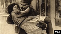 İosif Stalin qızı Svetlana ilə
