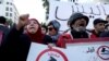 تظاهرات مردم تونس در سالگرد پیروزی انقلاب هفت سال پیش، ۷۰۰ نفر در بازداشت