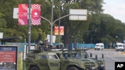 Soldados patrullan fuera del lugar donde se inició la cumbre del G20, en el Centro Costa Salguero, en Buenos Aires, Argentina, el viernes 30 de noviembre de 2018.