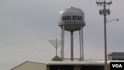 Postville's Agri Star kosher meatpacking plant is staffed largely with immigrants. (G. Flakus/VOA)