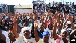 Warga Zimbabwe siap memberikan suara dalam referendum mengenai konstitusi baru hari Sabtu (foto: dok). 