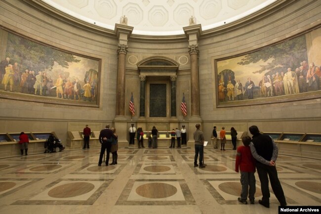 The public can view the founding documents of the United States, including the Declaration of Independence, Constitution, and Bill of Rights, in the National Archives Museum's Rotunda.