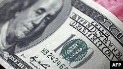 Tờ giấy bạc 100 đôla Mỹ. Hoa Kỳ hiện là nguồn cung cấp kiều hối lớn nhất trên thế giới.