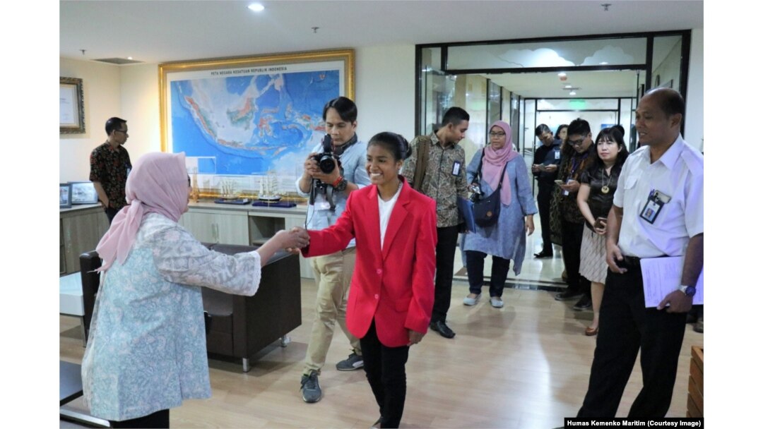 Maria Lengari atau Osin saat menjabat "Satu Hari Menjadi Menko Bidang Kemaritiman", Jakarta, 11 Oktober 2018 (Foto: Humas Kemenko Maritim)