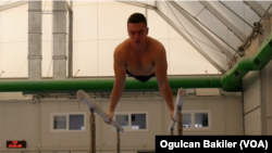 Dünya Artistik Jimnastik Şampiyonası paralel aletinde gümüş madalya kazanan Ahmet Önder