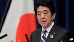 Japanese Prime Minister Shinzo Abe speaks during a news conference on Trans-Pacific Partnership or TPP at his official residence in Tokyo, March 15, 2013. 