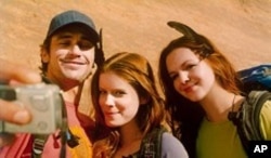 (Left to Right) James Franco, Kate Mara and Amber Tamblyn in 127 HOURS