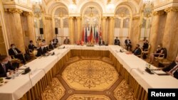 Участники Совместной комиссии Ирана и «пятерки» международных посредников (Россия, Великобритания, Германия, Китай, Франция) по «ядерной сделке» в Вене, 1 сентября 2020 г. 