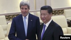 美國國務卿克里與中國國家主席習近平2015年5月17日在北京人民大會堂舉行會晤
