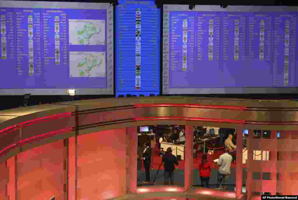Results released by the national election commission showed the African National Congress with about 58 percent and the opposition Democratic Alliance with 28.5 percent after about 3.6 million votes had been counted in the May 7, 2014 general election, Independent Electoral Commission Results Center, in Pretoria, South Africa, May 8, 2014. 