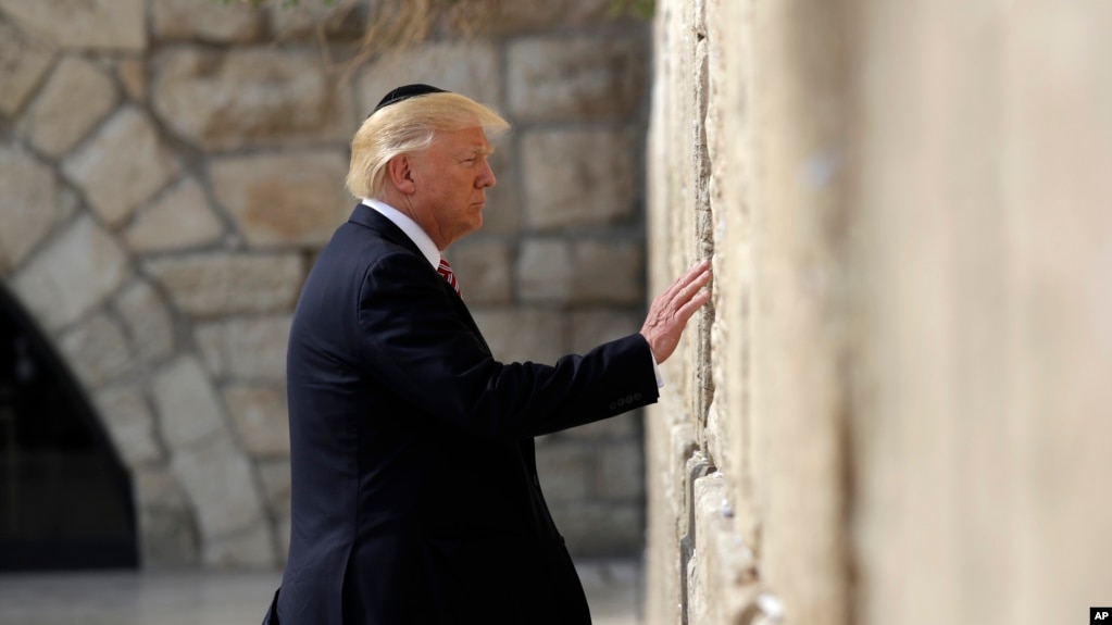 Presidenti Trump dënon ambiciet ushtarake të Iranit