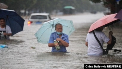 雨如决河倾郑州陷危机