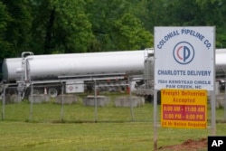 Kamioni cisterne parkirani su blizu ulaza kompanije Colonial Pipeline, 12. maja 2021, Charlotte.