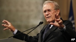 El exsecretario de Defensa Donald Rumsfeld testificó en el Senado contra la Convención sobre el Derecho del Mar.