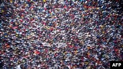 Vista aérea da manifestação em Bamako na sexta-feira, 19.