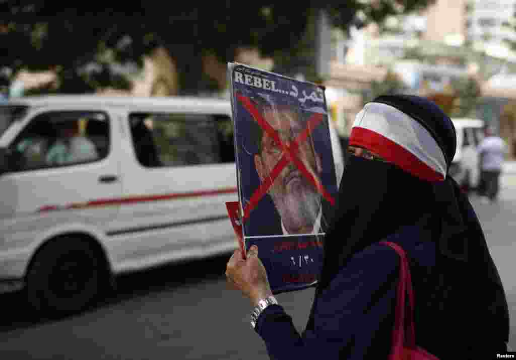 تقریبا دو کروڑ بیس لاکھ لوگوں نے صدر مرسی سے مستعفی ہونے کے مطالبے کی درخواست پر دستخط کیے ہیں۔