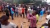 Des manifestants forment un cercle et se tiennent la main à Beni, Nord-Kivu, 26 septembre 2018. (Facebook/Lucha Beni)