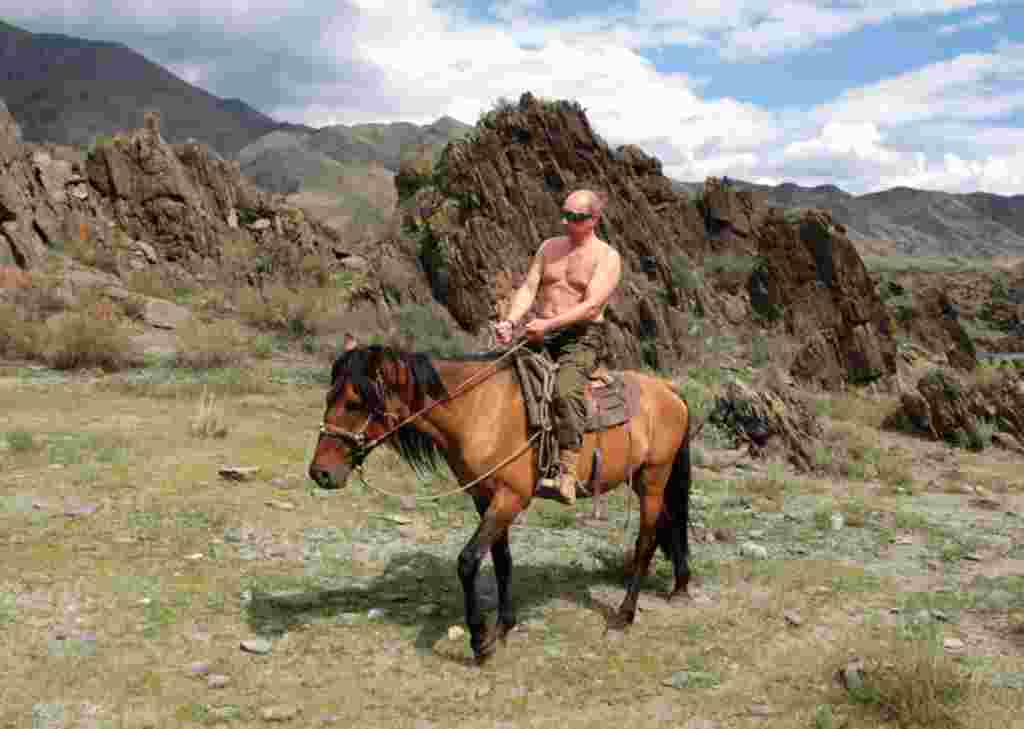 Putin a caballo en Tuva, sur de Siberia.