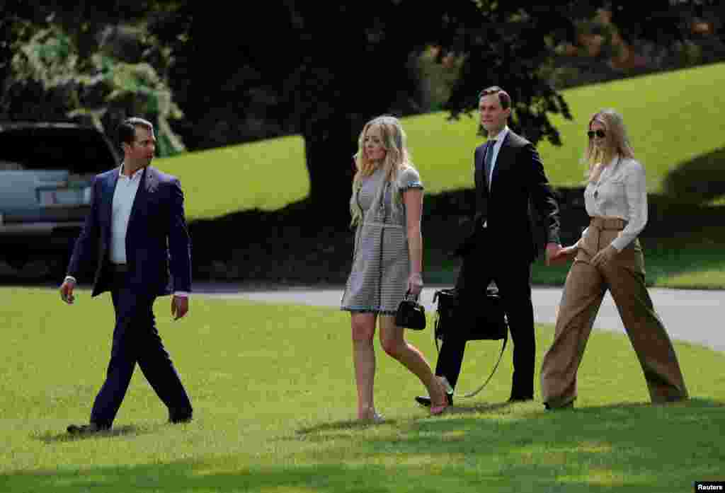 قدم زدن ایوانکا ترامپ&nbsp; و همسرش جرد کوشنر و تیفانی ترامپ و دونالد ترامپ جونیور در کاخ سفید &nbsp;