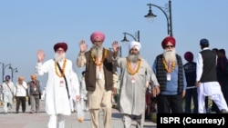 کرتارپور راہداری کا افتتاح: سکھ یاتریوں کی پاکستان آمد