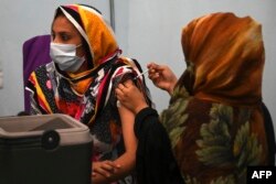 پاکستان میں اب تک ایک کروڑ افراد کو کرونا سے بچاؤ کی ویکسین لگائی جا چکی ہے۔