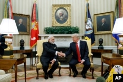 El presidente de EE.UU. Donald Trump recibe en la Oficina Oval al primer ministro de India, Narendra Modi. Junio 26 de 2017.