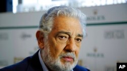 Plácido Domingo disputa fuertemente las acusaciones hechas en su contra.