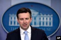 White House press secretary Josh Earnest speaks during the daily briefing at the White House in Washington, April 18, 2016.