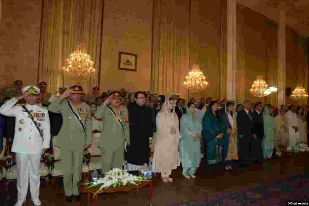  63 سالہ نواز شریف کی تقریباً تیرہ سال آٹھ ماہ بعد پارلیمانی سیاست میں واپسی ہوئی.
