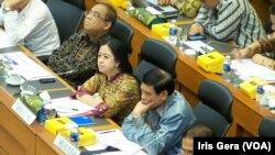 Empat Menko saat rapat dengan Badan Anggaran (Banggar) DPR RI membahas RAPBNP 2015, 10 Februari 2015 (Foto: VOA/Iris Gera).