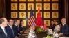 以美国贸易代表莱特希泽和财政部长姆努钦为首的美国贸易代表团2019年7月31日在上海西郊宾馆与中国副总理刘鹤为首的中方谈判方举行会谈。