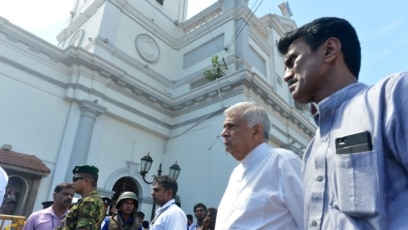 Thủ tướng Sri Lanka Ranil Wickremasinghe thăm nơi xảy ra vụ tấn công bom tự sát, 21/4/2019.