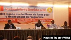 Une réunion de la Commission nationale Désarmement, Démobilisation et Réinsertion (DDR) à Bamako, au Mali, le 11 décembre 2016. (VOA/Kassim Traore)