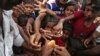 Kelompok-Kelompok Bantuan Tingkatkan Tanggapan terhadap Krisis Rohingya