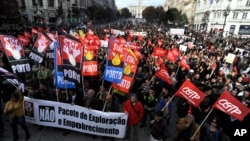 Dân Bồ Đào Nha tuần hành trong một cuộc tổng đình công phản đối chính phủ dự định áp dụng các biện pháp kiệm ước rộng rãi hơn