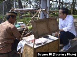 Singgahi Warung Kopi, Presiden Jokowi Puji Anak Muda yang 