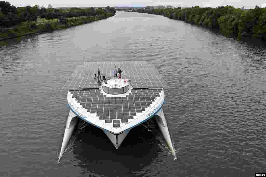 &nbsp;شمسی توانائی چلنے والی&nbsp; یہ کشتی 30 میٹر لمبی اور 16 میٹر چو ڑی ہے۔