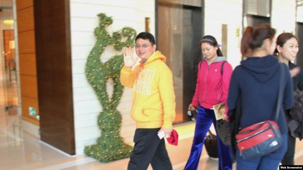 资料照-中国商人肖建华曾经常年居住中环四季酒店由女保镖保护。(苹果日报图片)(photo:VOA)