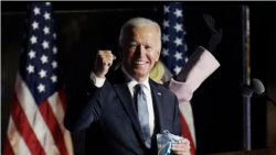 Ish-Nënpresidenti Joe Biden u drejtohet mbështetësve në Dellauer (4 nëntor 2020)