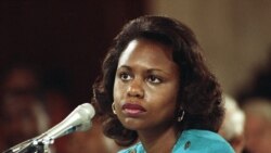 Anita Hill, durante o depoimento de confirmação de Clarence Thomas para o Tribunal Supremo, em 1991. Hill acusou Thomas de assédio sexual