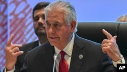 U.S. State Secretary Rex Tillerson gestures before the 10th Lower Mekong Initiative Ministerial Meeting, part of the Association of Southeast Asian Nations (ASEAN) Regional Forum in Manila, Philippines, Aug. 6, 2017. 
