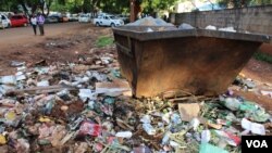 In Mbare township, the “epicenter” of the current typhoid outbreak, sewer water flows and refuse has gone for days without being collected in Harare, Zimbabwe, Jan. 5, 2017. (Photo: S.Mhofu/VOA)