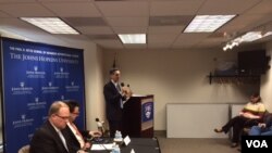 Američki diplomata Džonatan Mur i analitičar Edvard Džozef na panel diskusiji u Centru za Transatlantske odnose. 